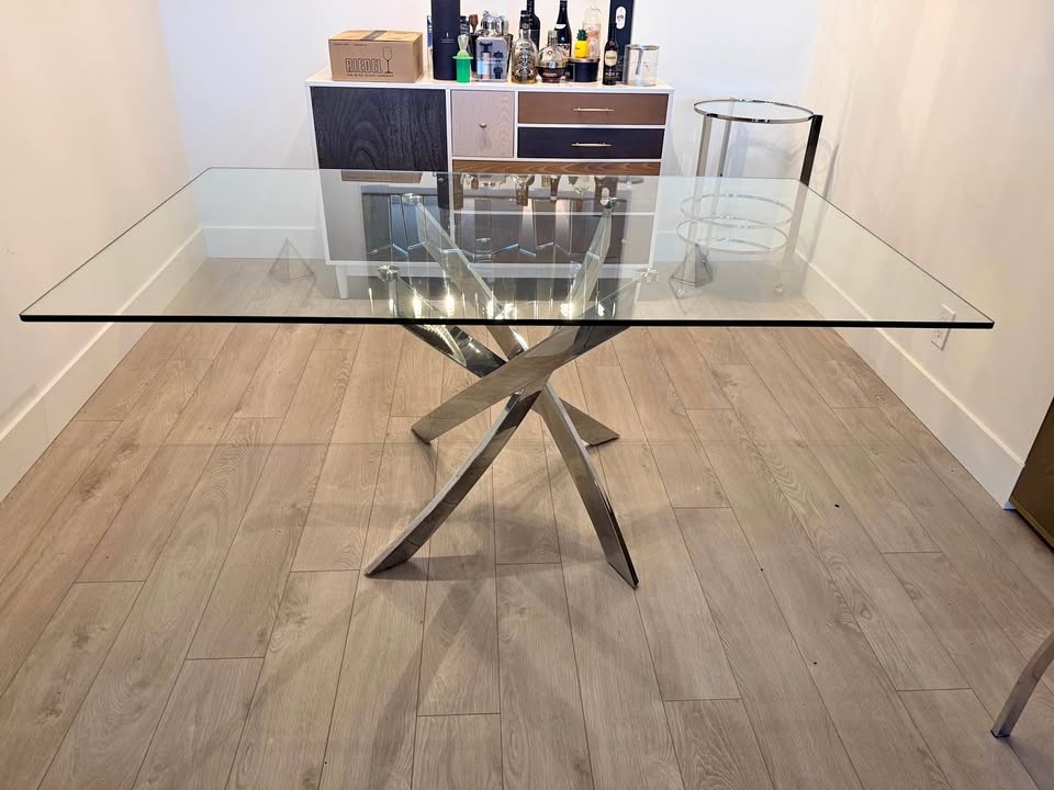 Modern Glass Dining Table + 4 Chairs (Chairs Included Free)