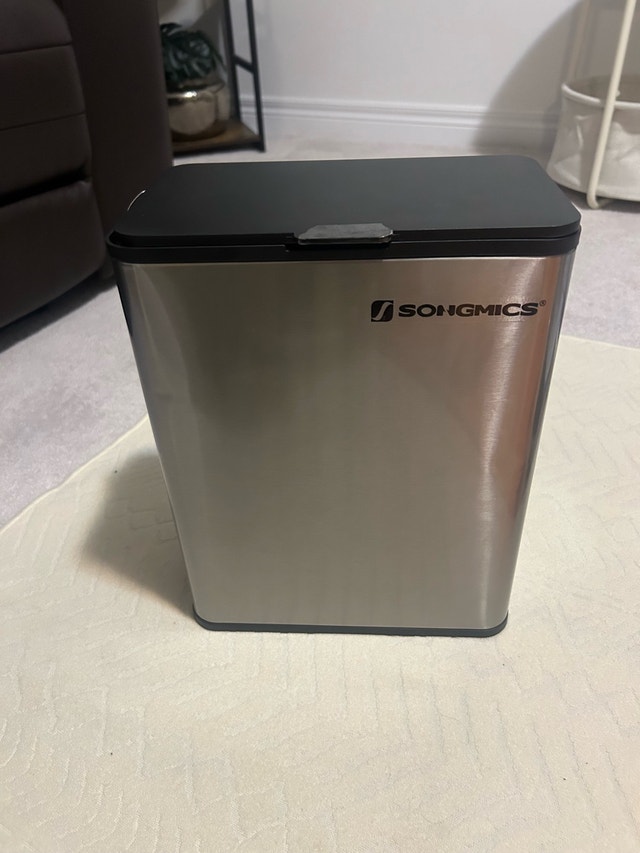 Songmics Step Trash Can