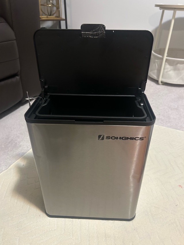 Songmics Step Trash Can - photo 2