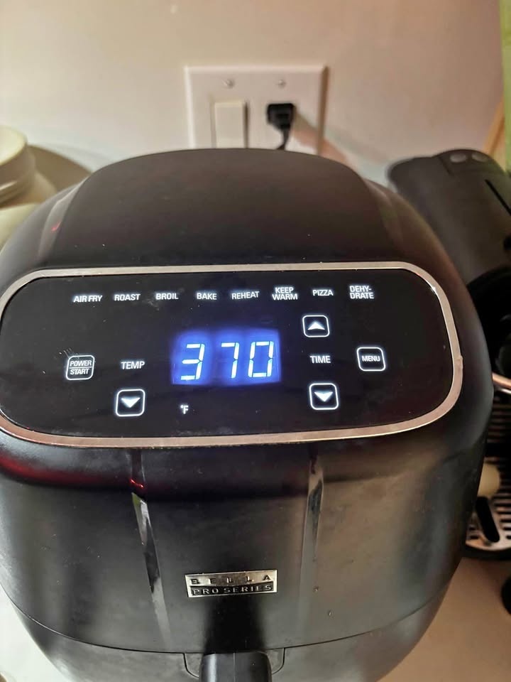 Used 3.8L air fryer