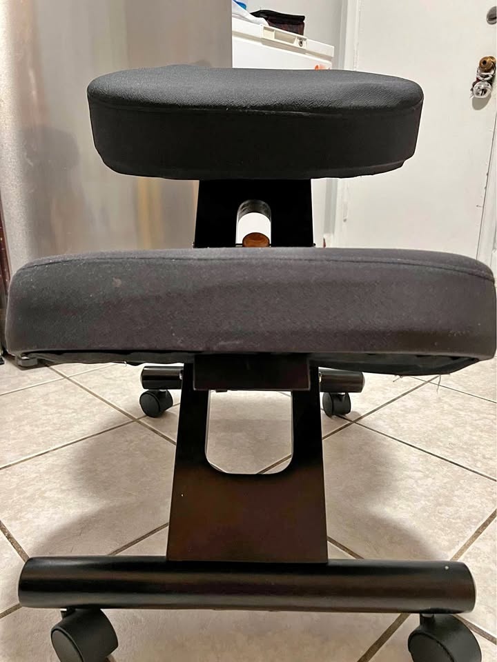 kneeling chair