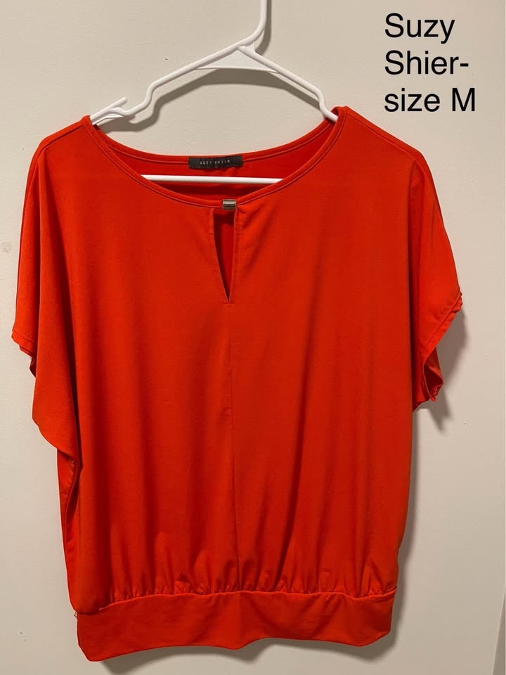 Various women’s shirts and tops for sale! - photo 5