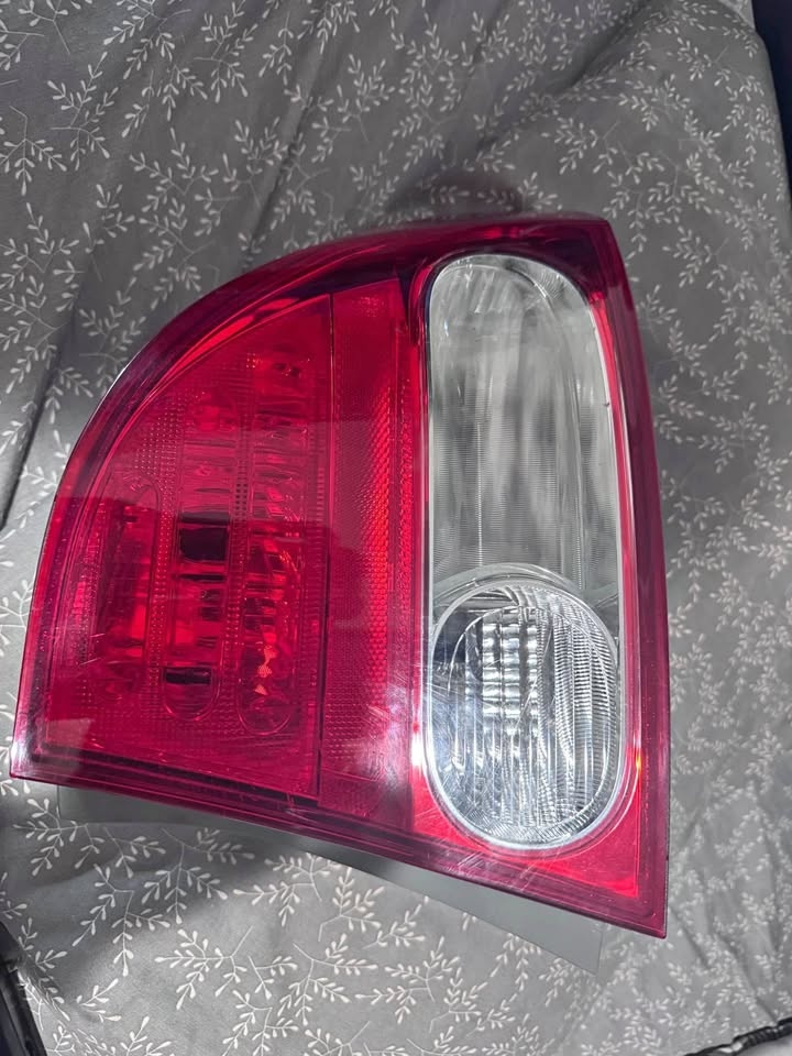 2011 Honda Civic Rear Passenger Side Brake Light Assembly