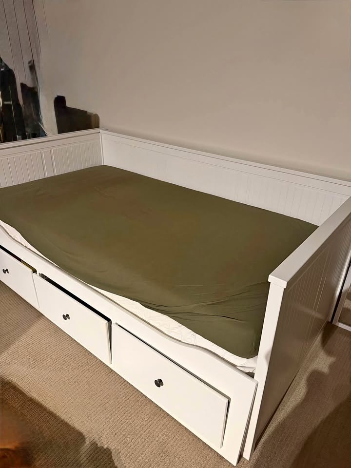 Ikea Daybed with 3 drawers/2 mattresses, white
