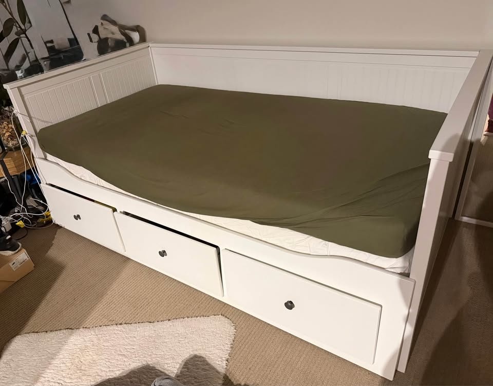 Ikea Daybed with 3 drawers/2 mattresses, white - photo 2