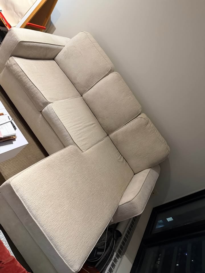 Reversible Sectional Sofa From Pullucci Excellent cond. - photo 4