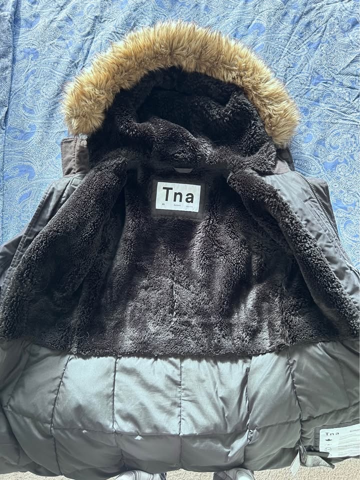 Aritzia TNA Summit Parka - XS - photo 5