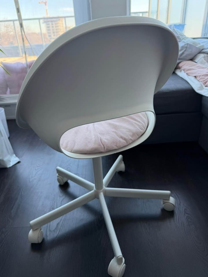 Desk chair with cushion - photo 4