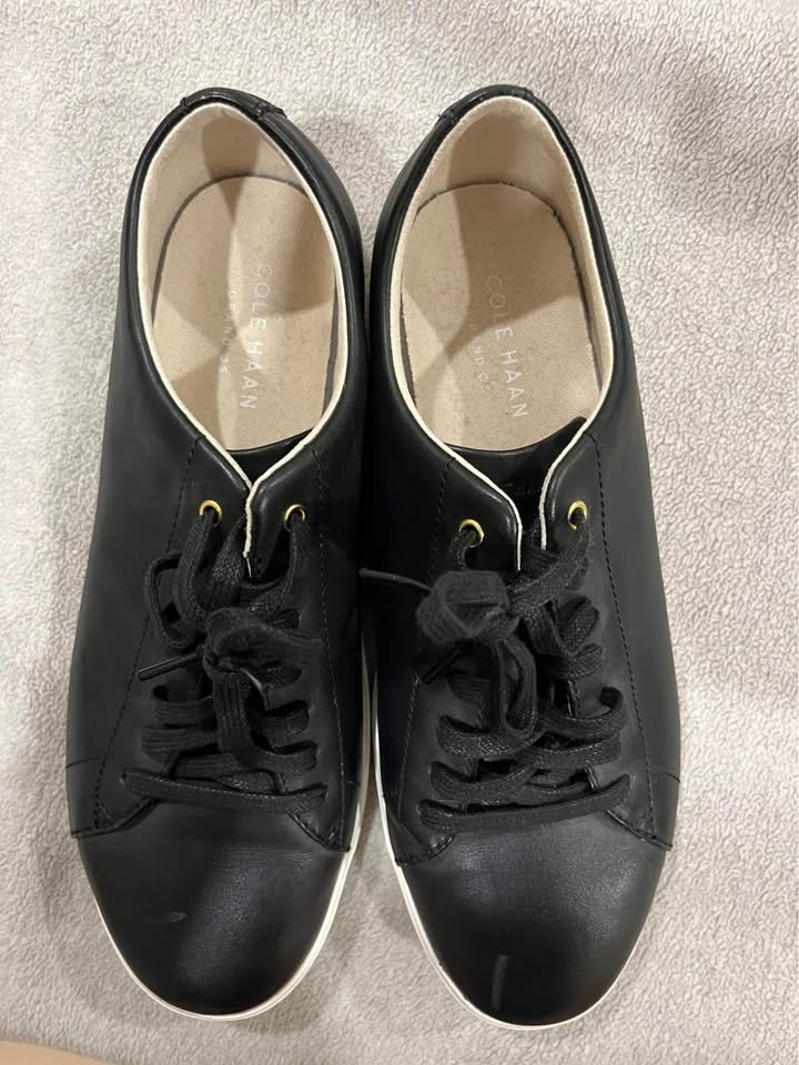 EEUC women’s Cole Ha-n Grand leather sneakers- size 11B - photo 2