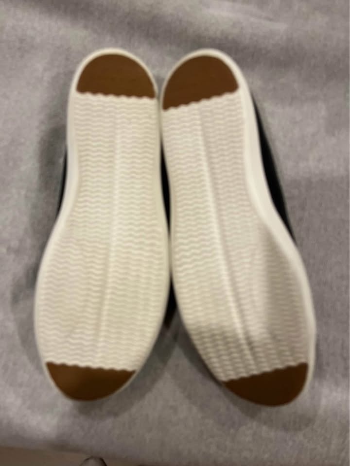 EEUC women’s Cole Ha-n Grand leather sneakers- size 11B - photo 3
