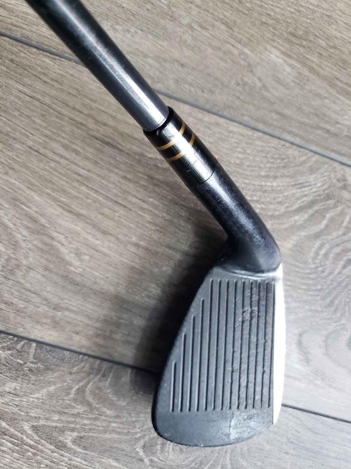 Golf club Yonex carbon fiber 8 iron with graphite shaft - photo 2