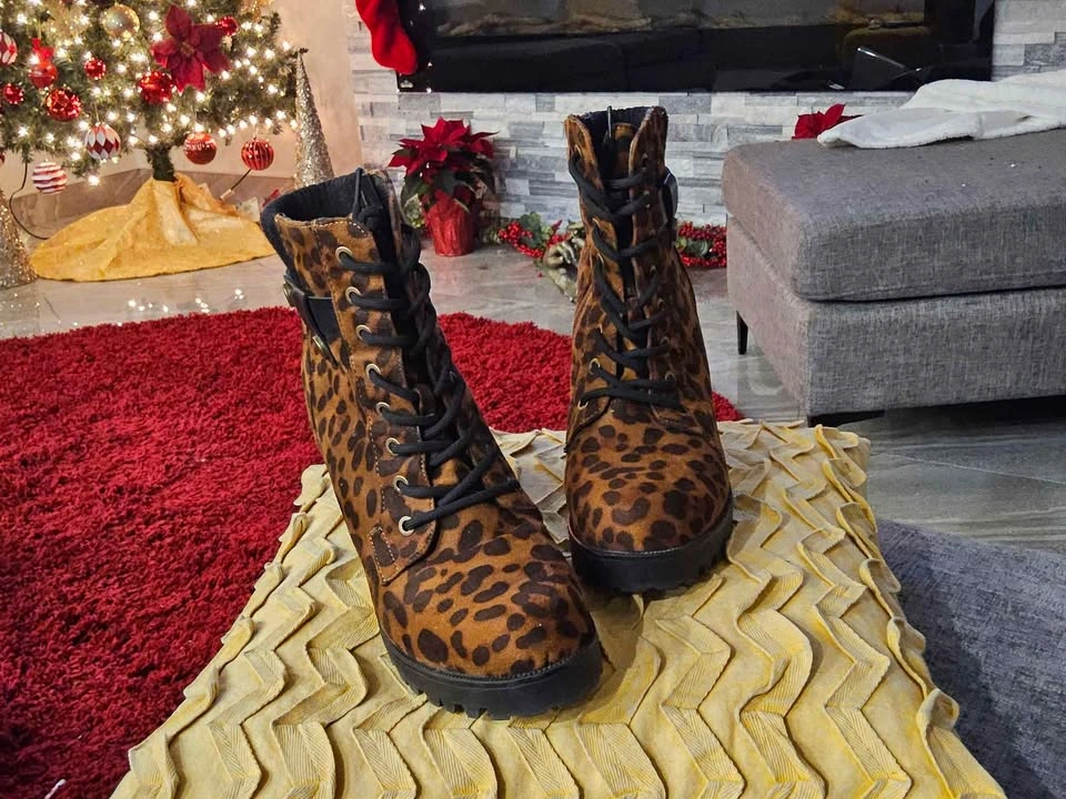 Leopard Print Highheel Boot size 10 - photo 4