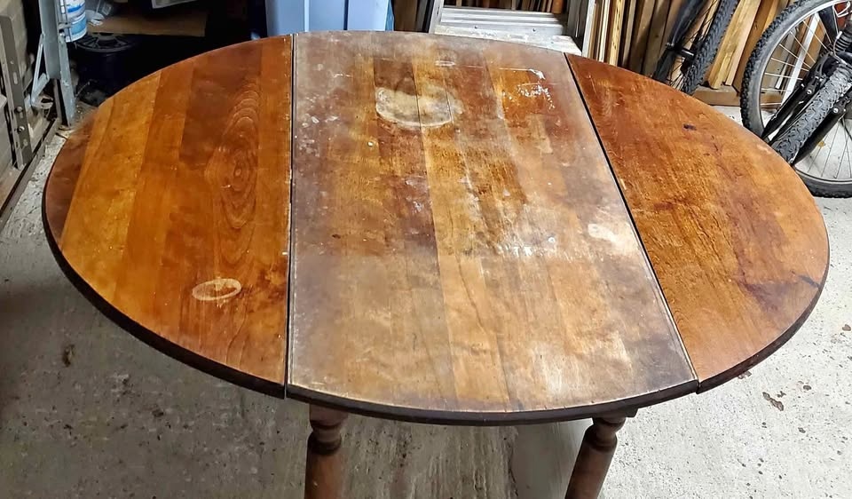 Antique Oval drop leaf table