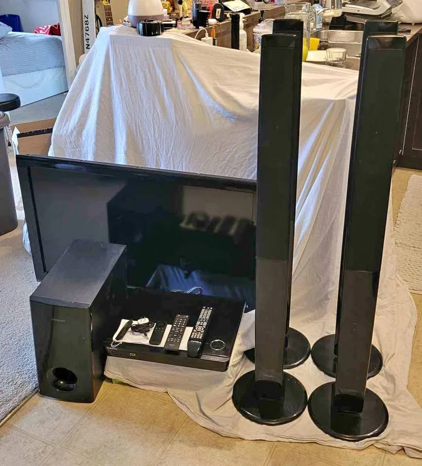 40 inch TV, Entertainment system, firestick, 5.1 surround $350 thumbnail