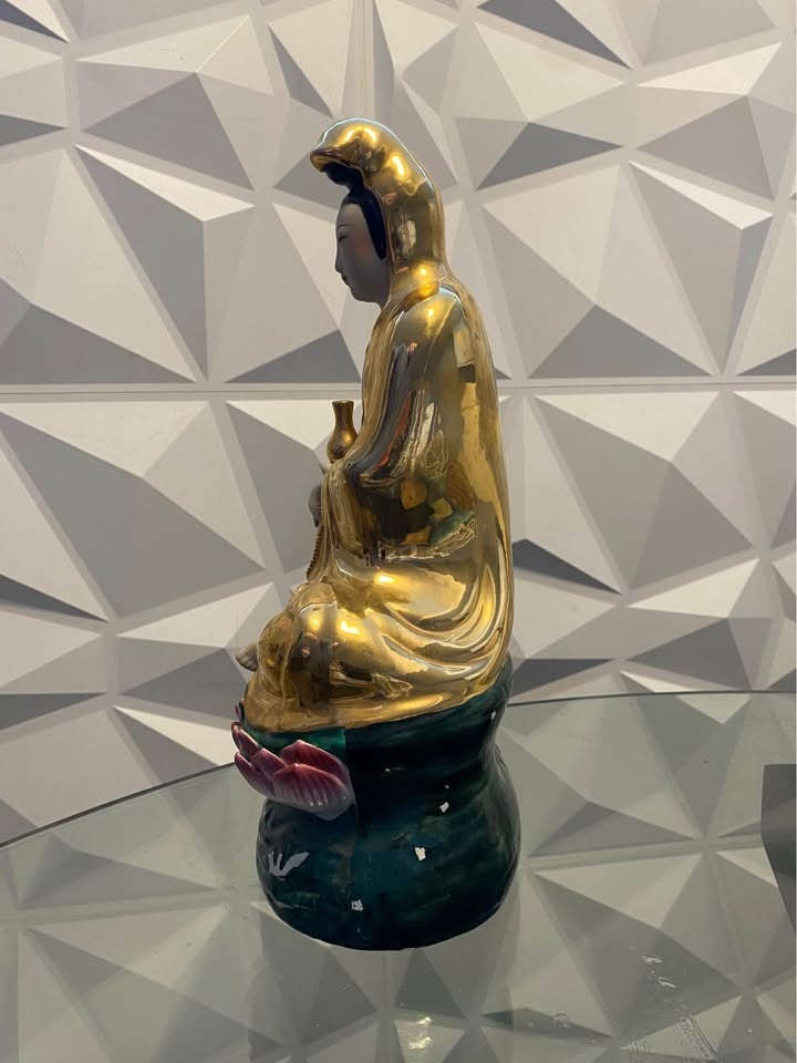 Statue of Guanyin - photo 4