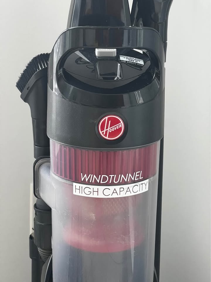 Hoover WindTunnel Vacuum Cleaner - photo 2