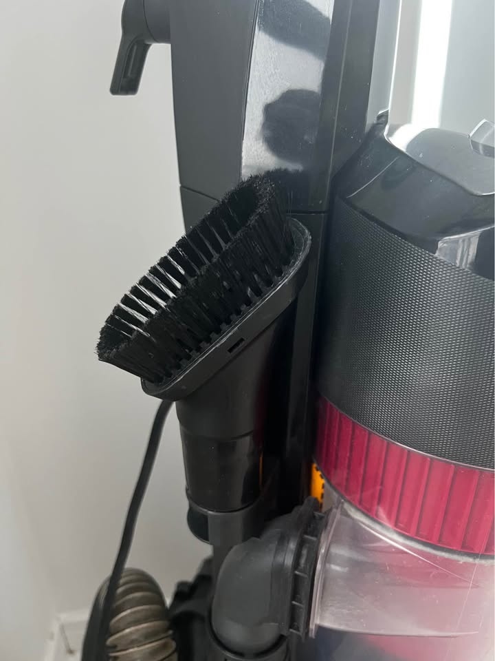 Hoover WindTunnel Vacuum Cleaner - photo 3