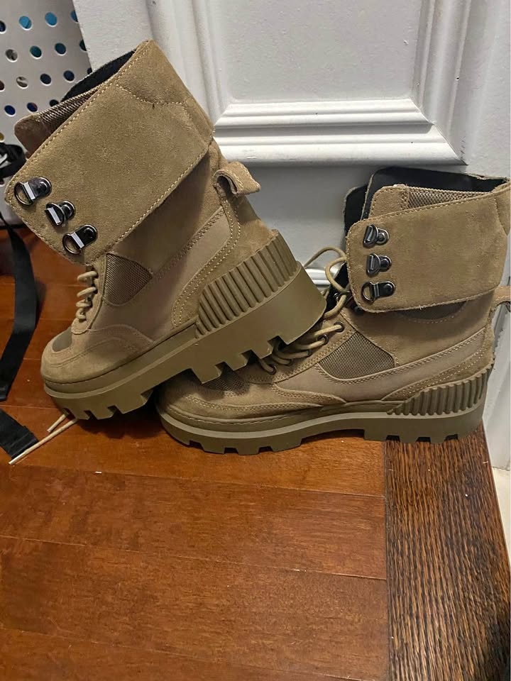 Boots Brand new from Zara