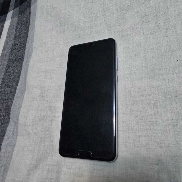Huawei P20 Pro – 128GB – Unlocked – Excellent Condition - photo 2