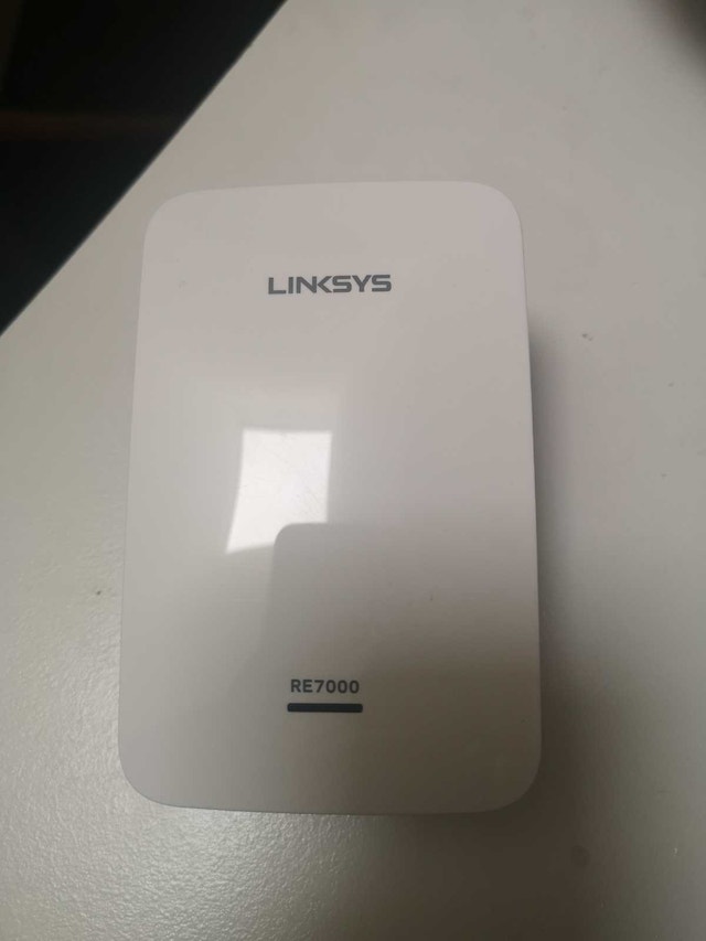 Linksys RE7000 WiFi Range Extender – AC1900