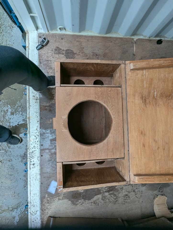 Antique Teak Wood Wash Basin Chest - photo 2