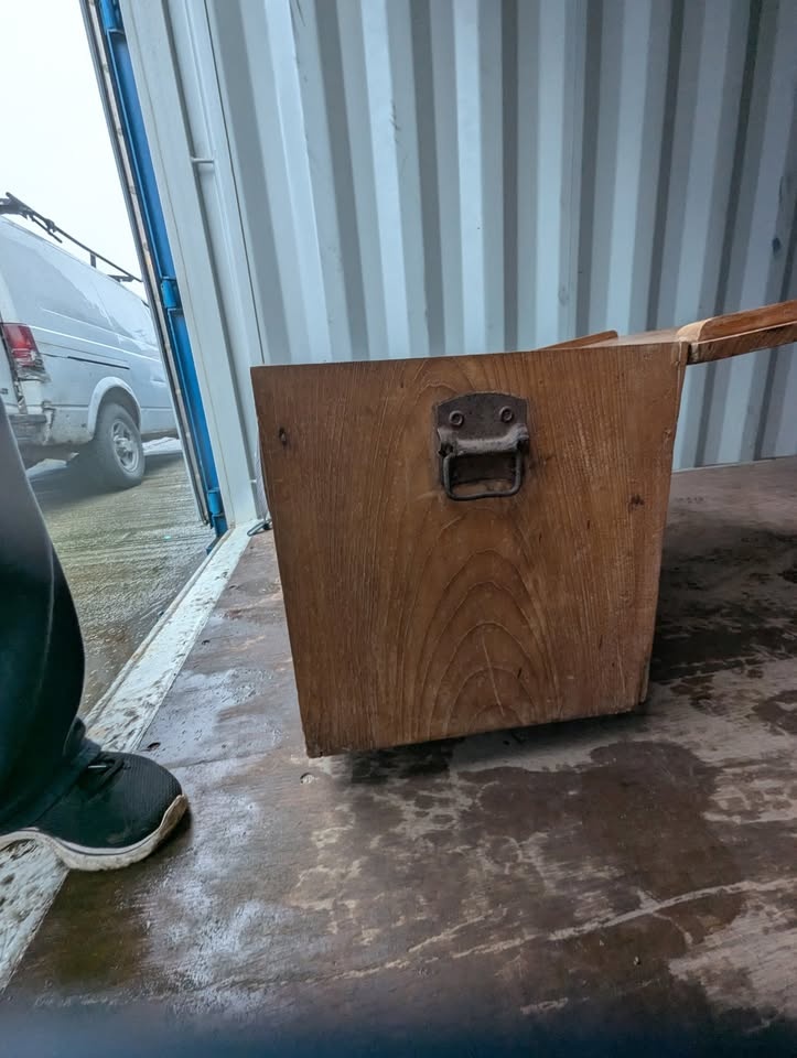 Antique Teak Wood Wash Basin Chest - photo 4