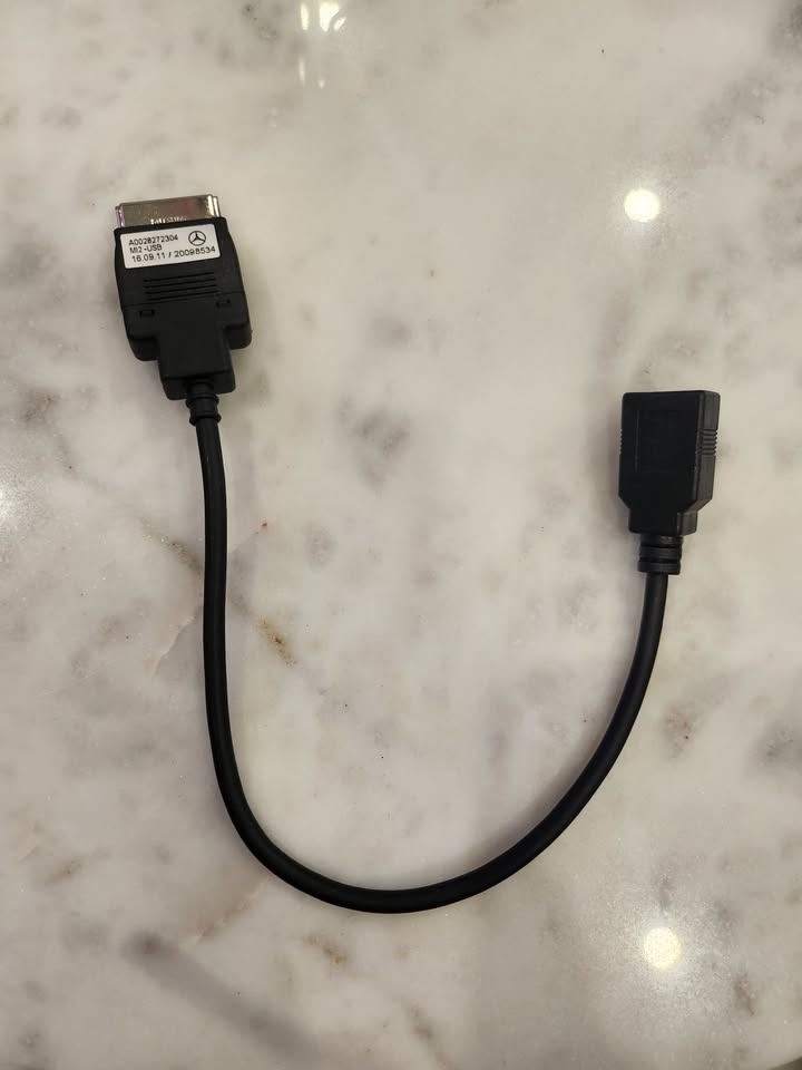 Mercedes-Benz Media Interface Cable MI2 USB A[hidden information