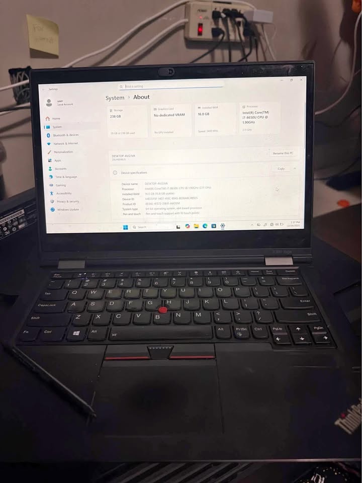 Lenovo ThinkPad X380 Yoga – i7 / 16GB RAM / Touchscreen
