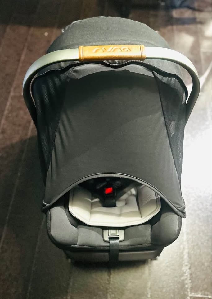 Nuna infant car seat with base - photo 5