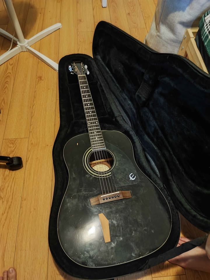 Epiphone AJ-100BK (Ebony) + Fender Hard Travel Case - photo 2