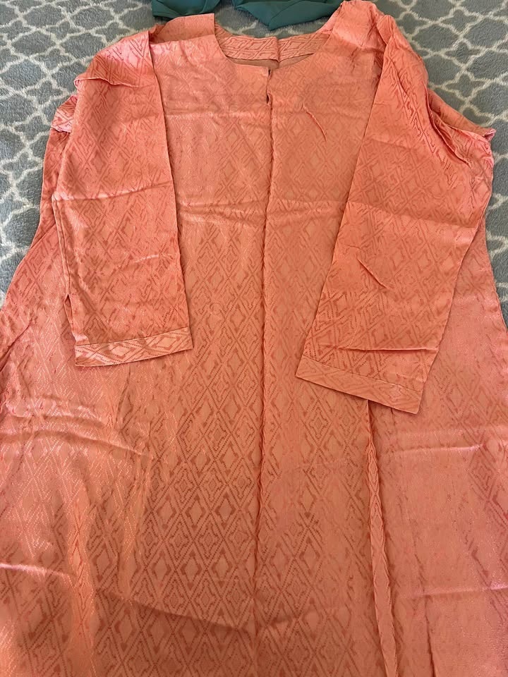 Women’s Kurtis – Mixed Sizes & Styles – Bundle Sale - photo 3