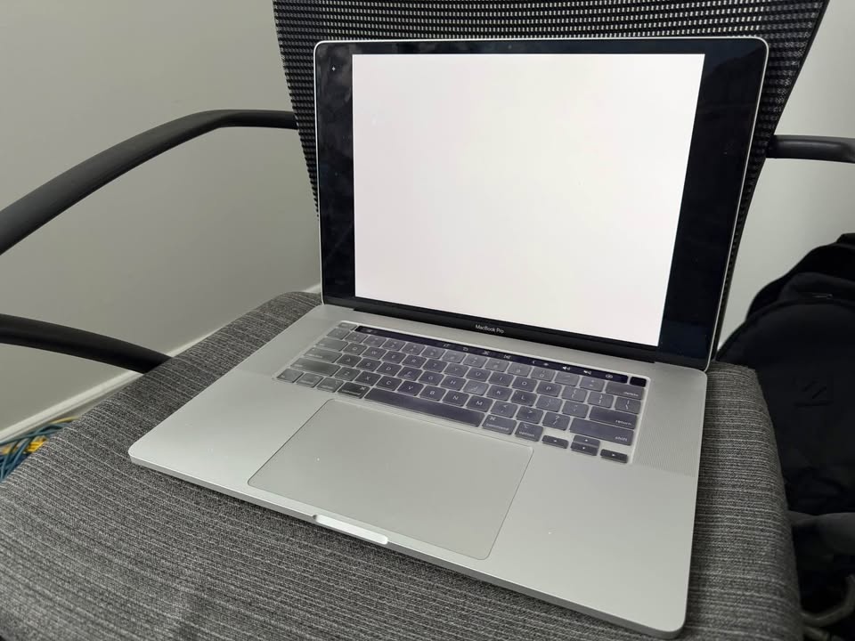 Apple MacBook Pro 16" (2019) - Space Grey - photo 5