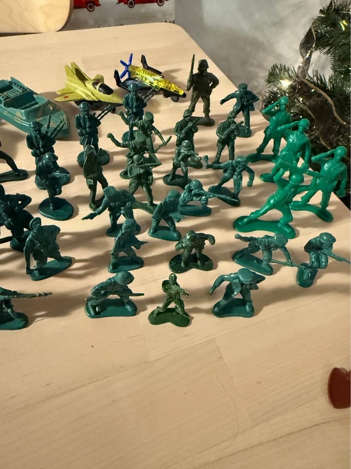 Over 75 pcs mixed - photo 3