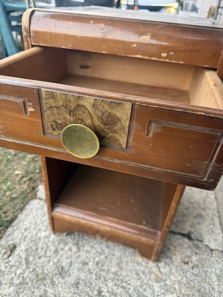 1930s Vintage night stand - ready for DIY project - photo 3