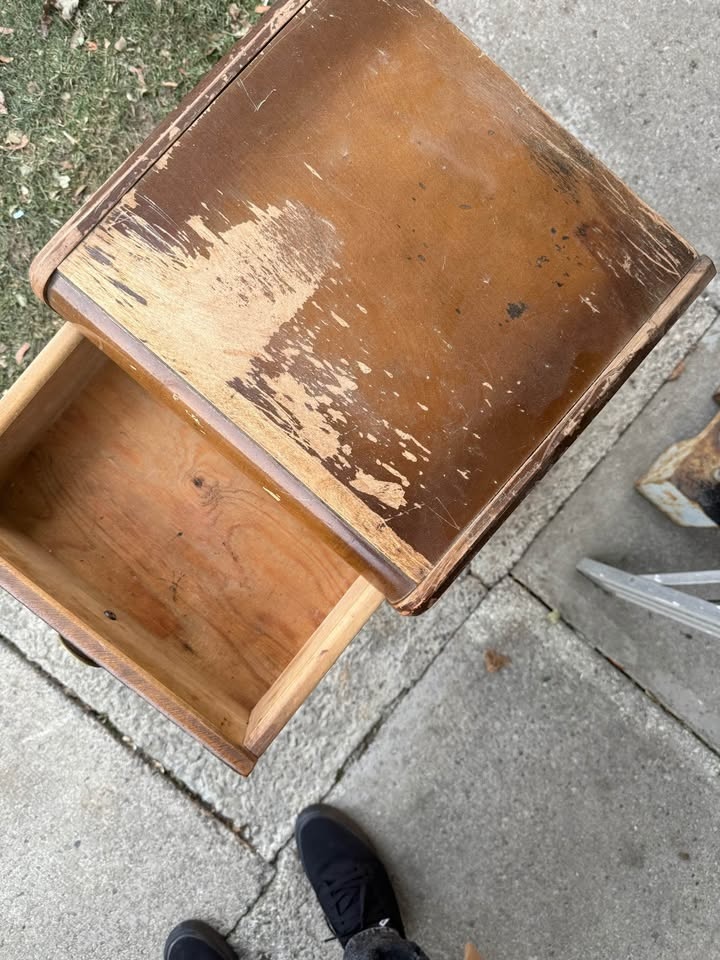 1930s Vintage night stand - ready for DIY project - photo 4
