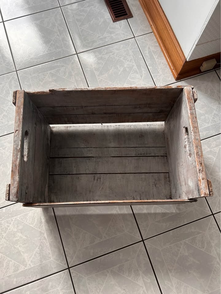 Rustic Wooden Storage Crate - photo 5