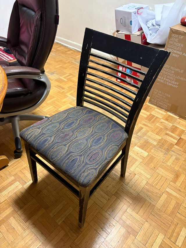Round Dining Table with 2 Chairs - photo 3