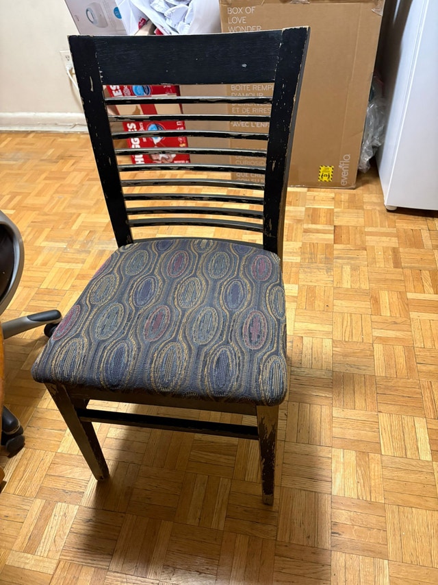 Round Dining Table with 2 Chairs - photo 4
