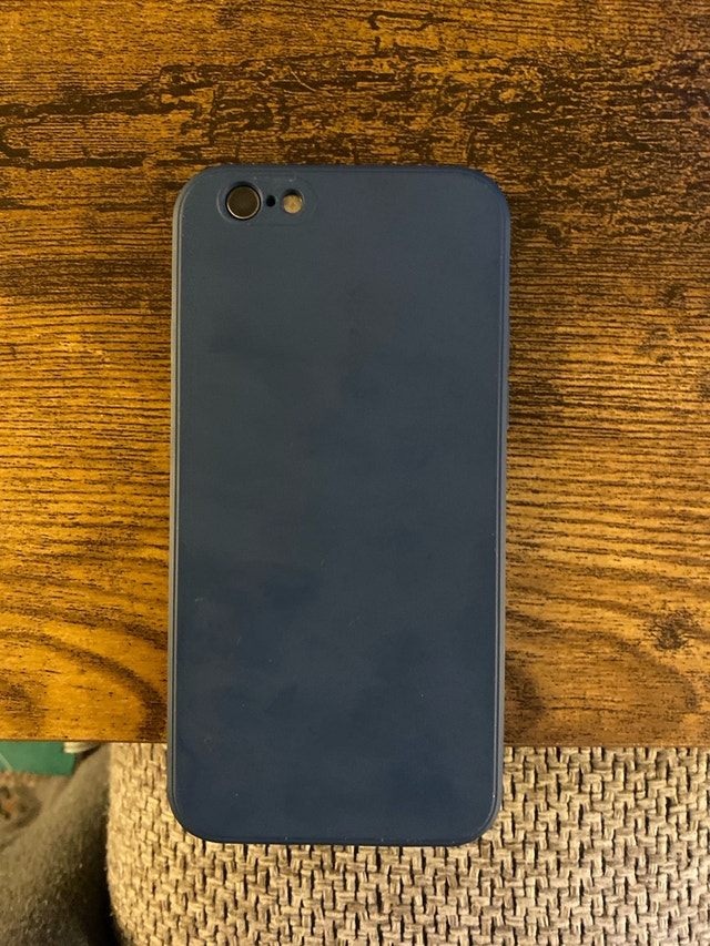 iPhone 6s (includes case) - photo 2