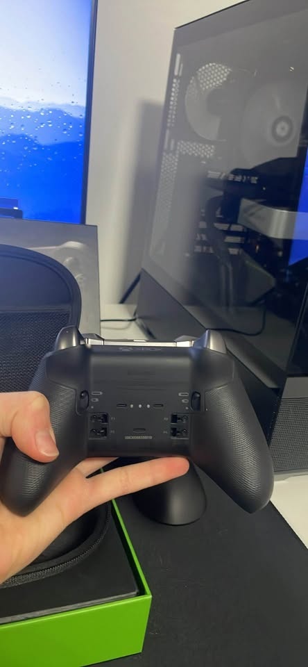 New Xbox elite series 2 pro controller - photo 4