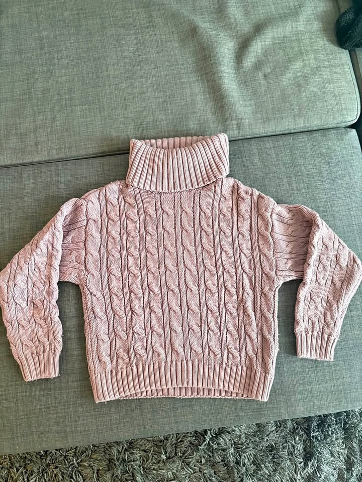 Girls sweater