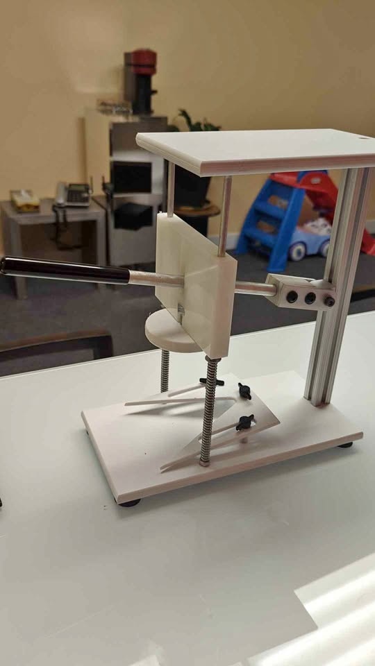 Manual shampoo bar press