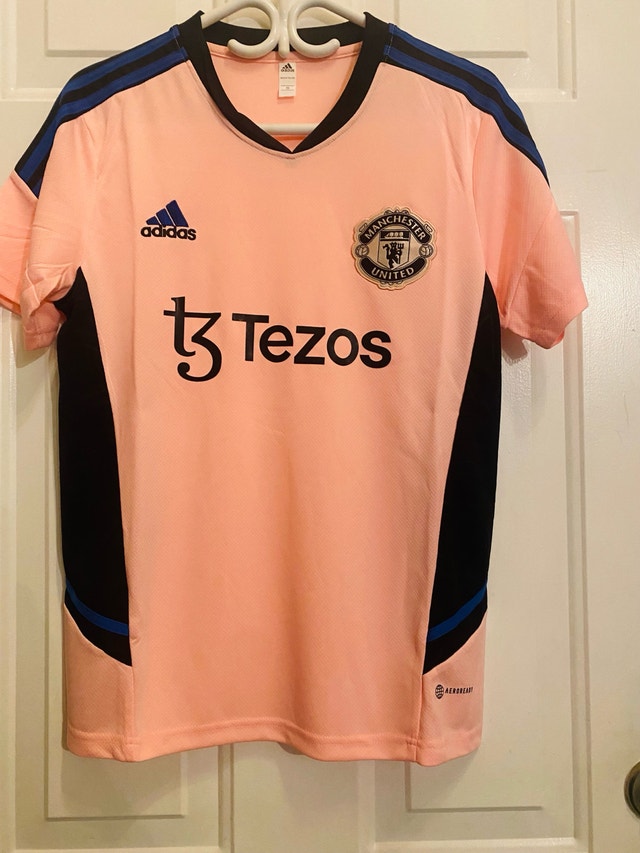 Adult’s Jersey Set! Size S