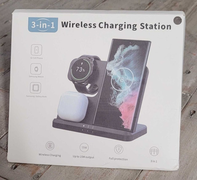 3 IN 1 WIRELESS CHARGING STATION