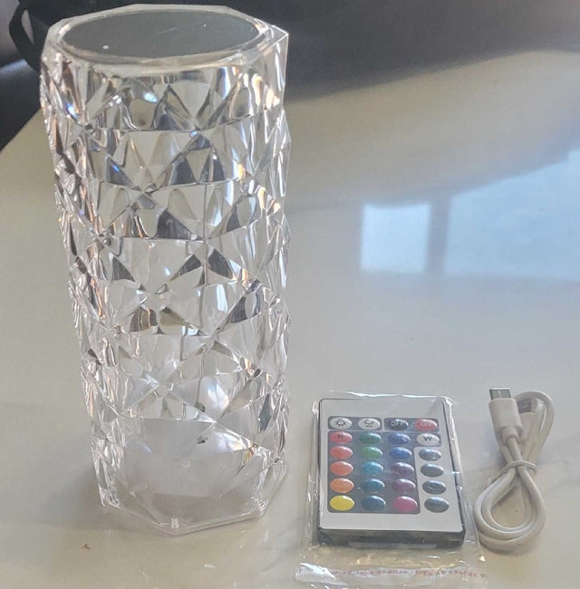ROSE DIAMOND TABLE LAMP
