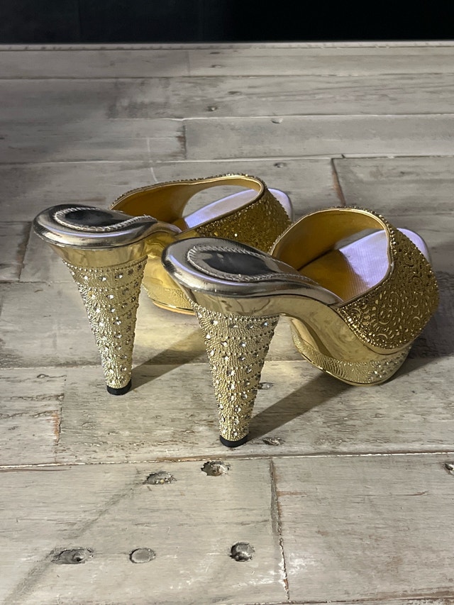 Party wear Gold High Heels! Size 4 - photo 3