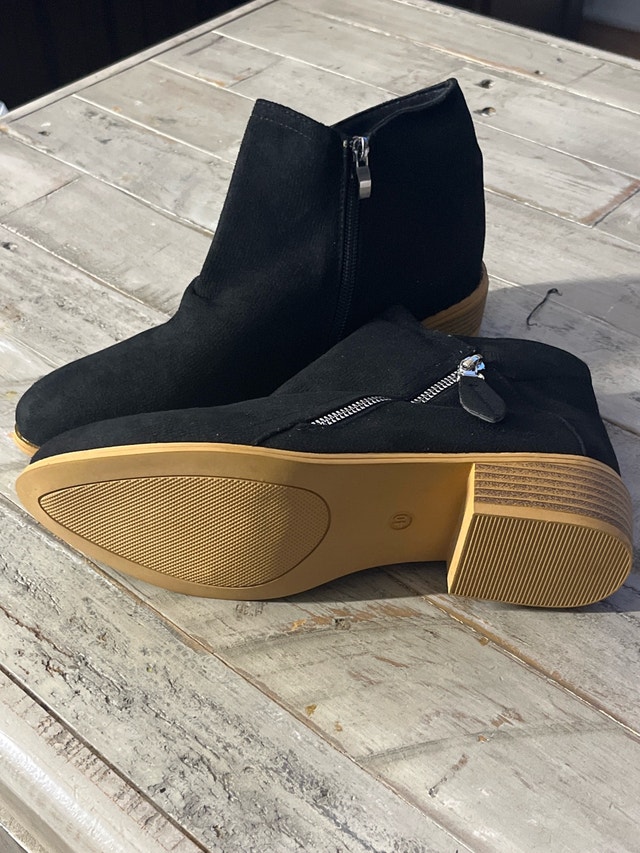 Black Ankle Boots! Size 9 - photo 2