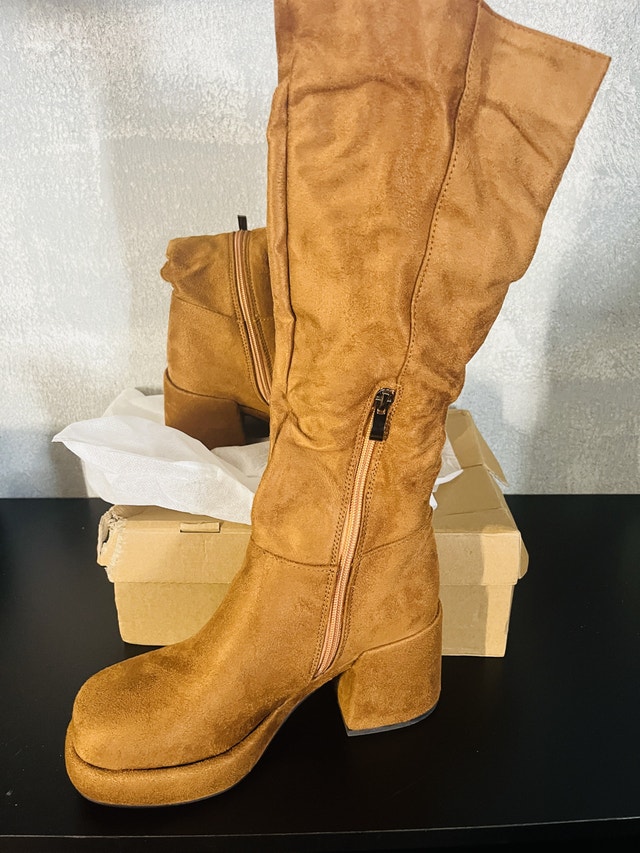 Platform Boots-Size 8 - photo 3