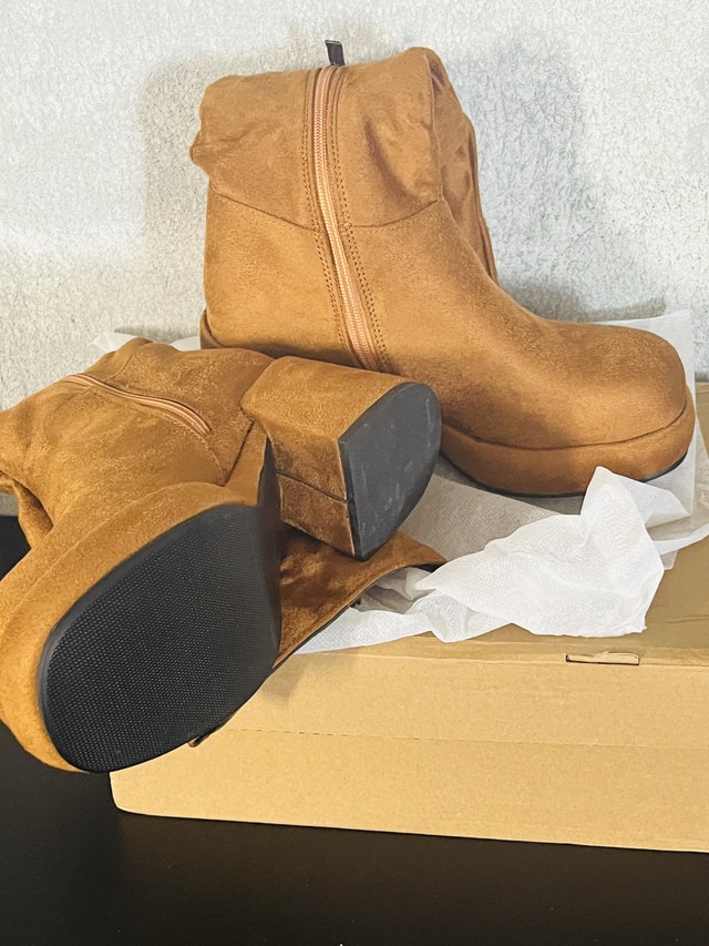 Platform Boots-Size 8 - photo 5
