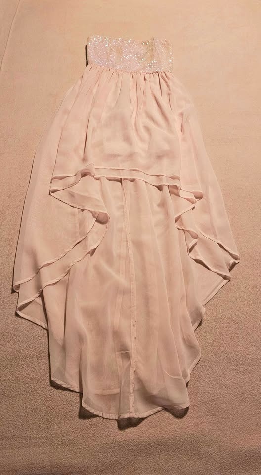 FREE! Gorgeous Forever 21 Size Small Pink Sequin Dress - photo 3